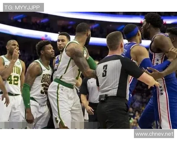 永远保持积极性！斯玛特弧顶鱼跃飞扑抢球