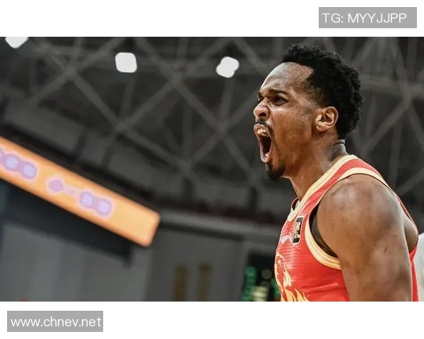 布朗怒喷：整个裁判组完全搞砸了那个判罚 还让我们输了一场比赛